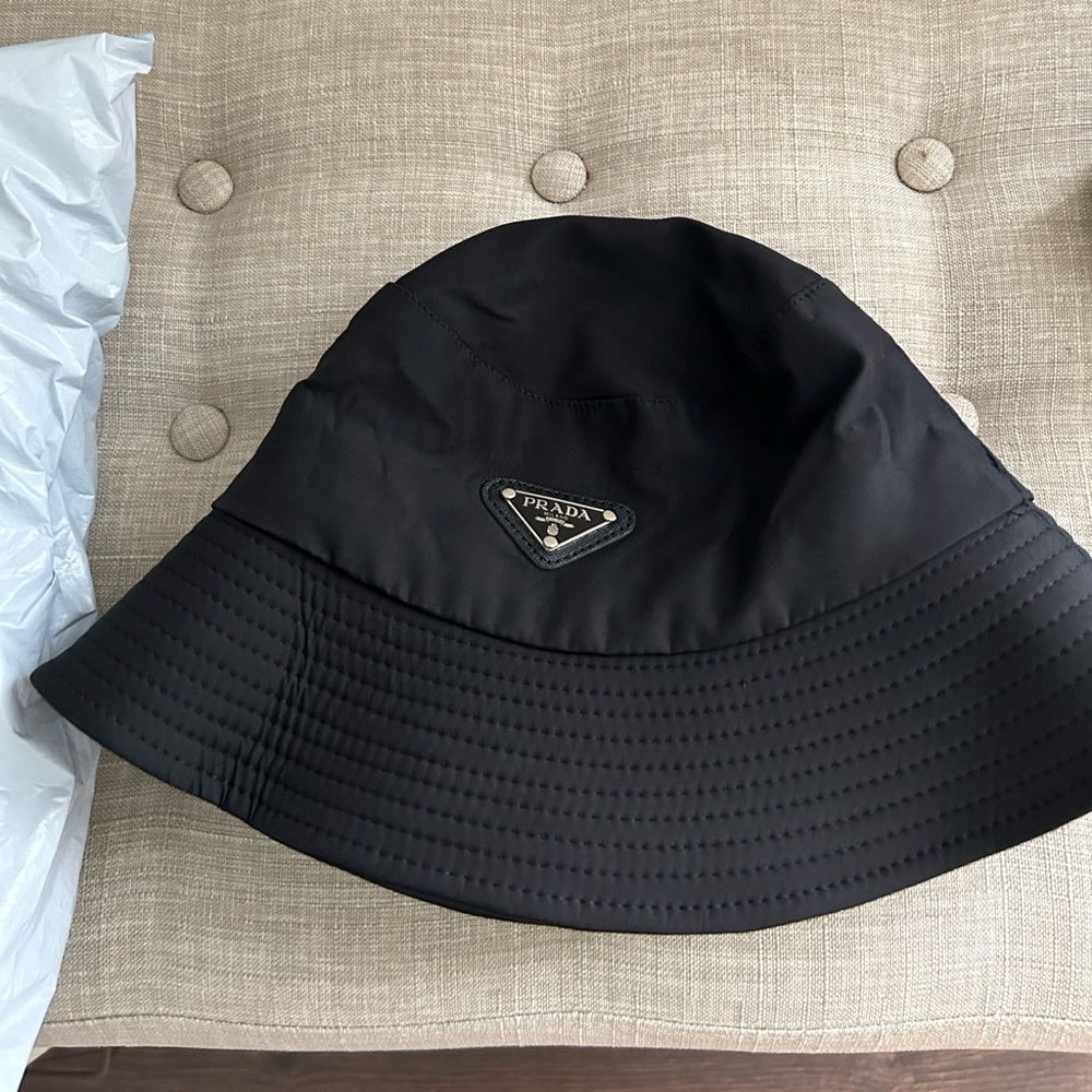 Bucket hat